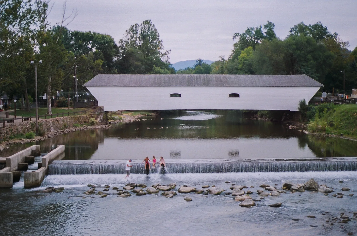 The Middle — frame 05